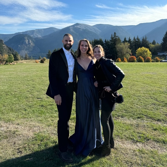 La Femme Floor Length Deep V-neck A-line Satin Ballgown, Midnight/Navy Size 6 - Picture 5 of 11